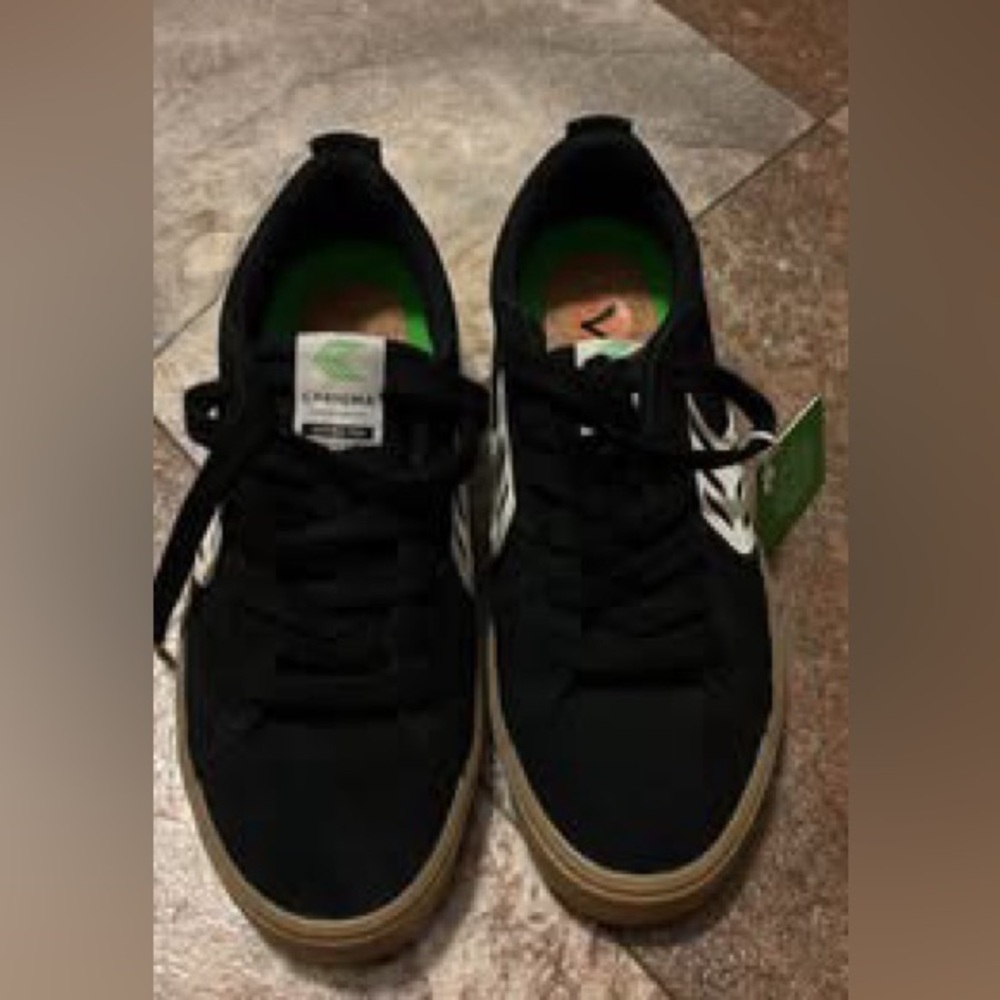 Cariuma Catiba Pro Mens Size 7 Shoes